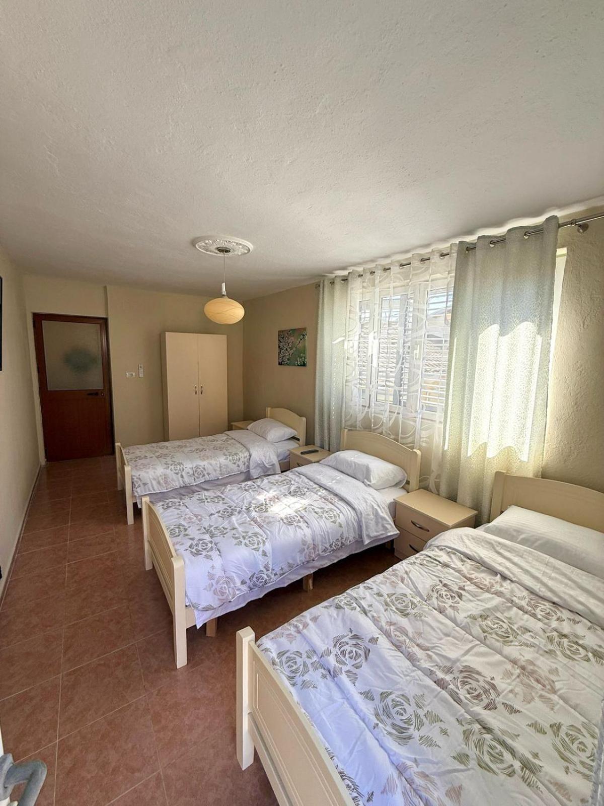 Shkodra Guest House & Trips Exterior photo