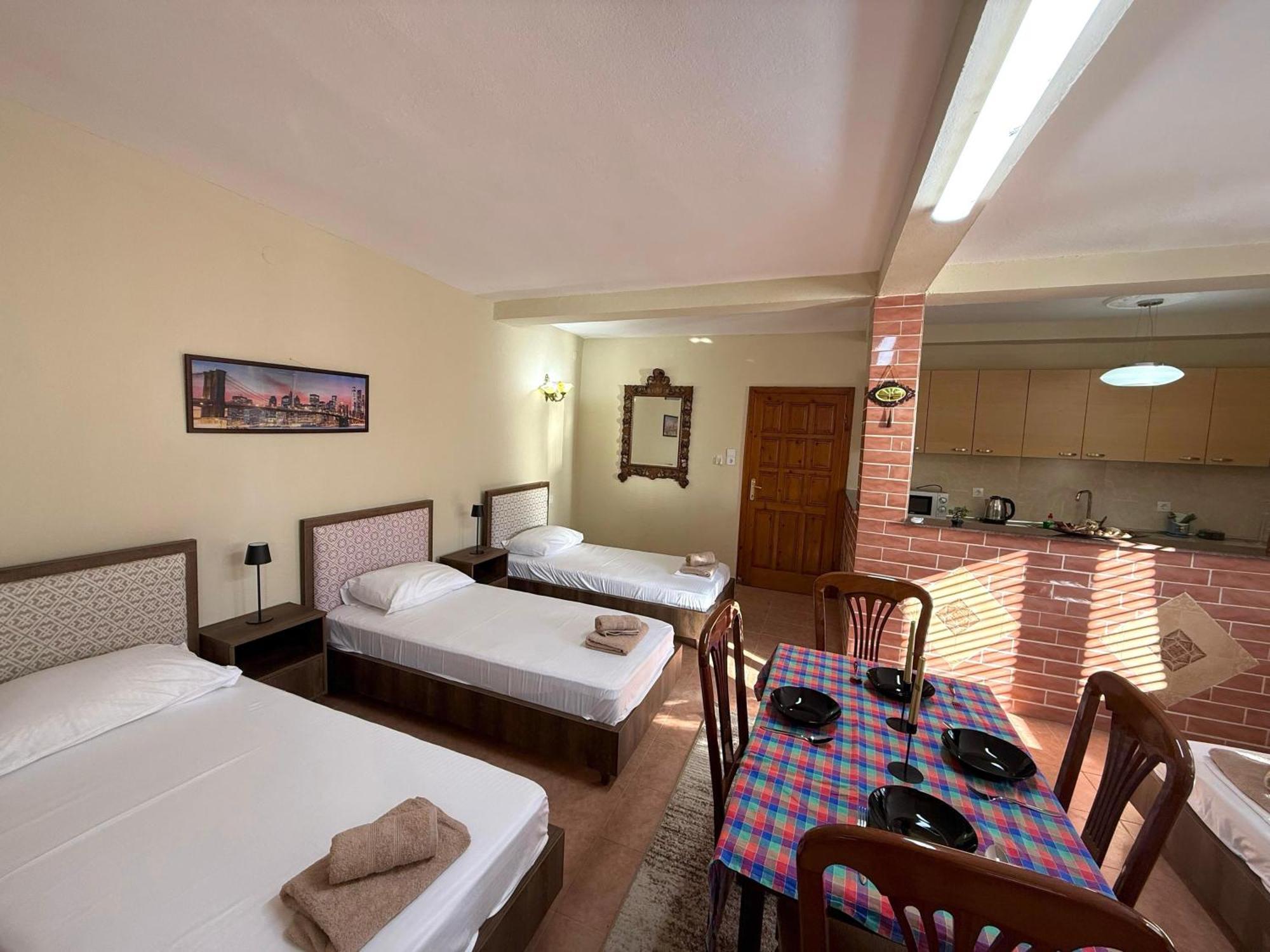 Shkodra Guest House & Trips Exterior photo