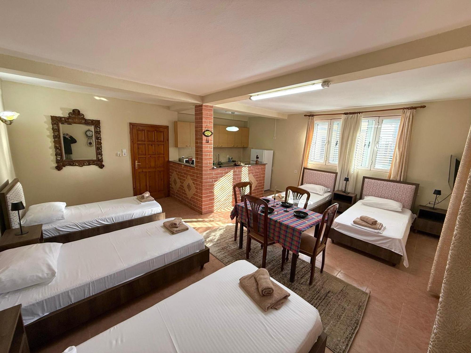 Shkodra Guest House & Trips Exterior photo